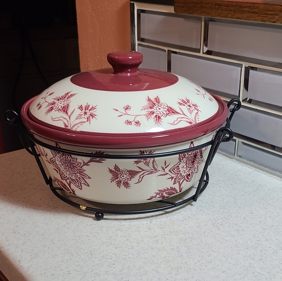 Vintage Other - Casserole dish with lid And Wire Rack